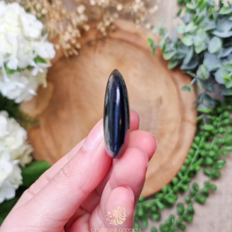 groene-kyaniet-platte-steen-edelsteen