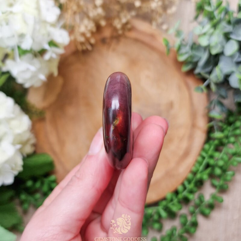 paarse-mookaiet-platte-steen-edelsteen