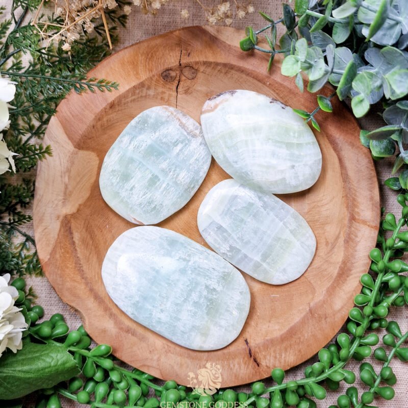 pistache-calciet-handsteen-edelsteen