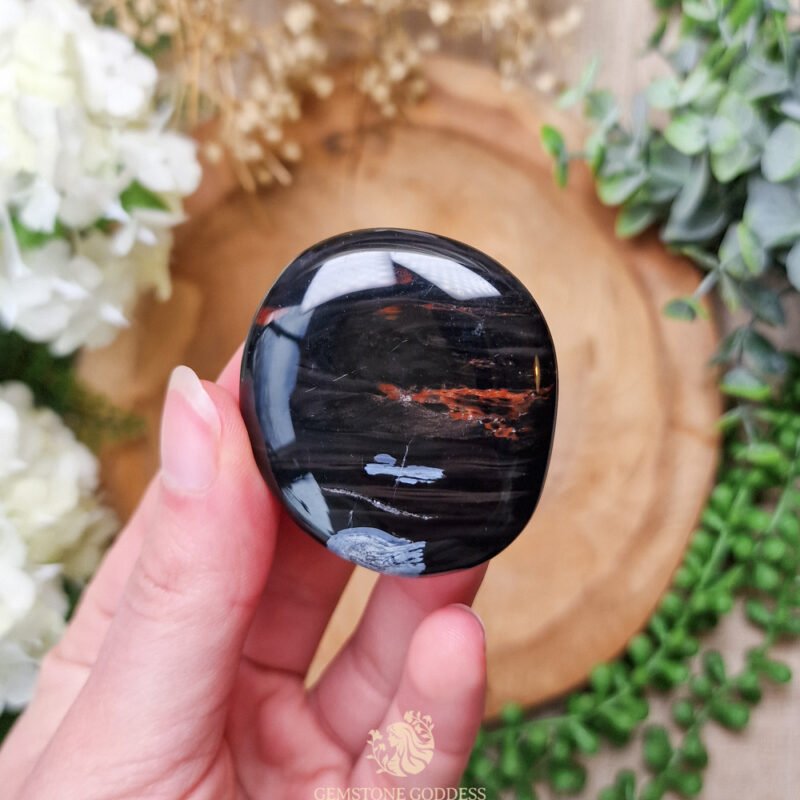 rode-fluweel-obsidiaan-gladde-steen-edelsteen