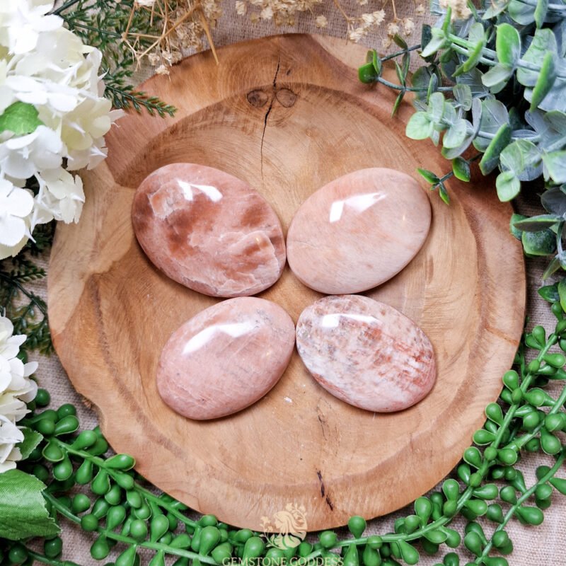 roze-maansteen-handsteen-edelsteen