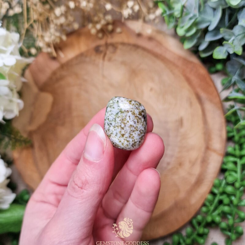 diopsiet-marmer-getrommelde-steen-edelsteen