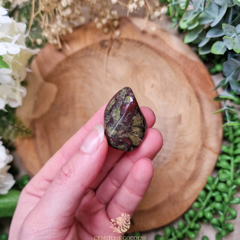 drakenbloed-jaspis-getrommelde-steen-edelsteen