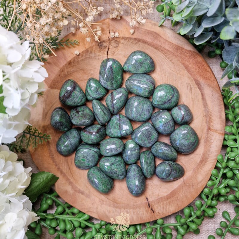 groene-gneis-trommelsteen-edelsteen