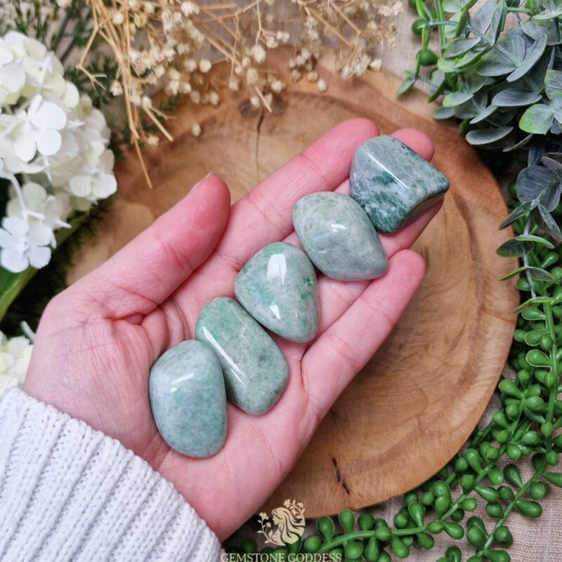 jadeiet-knuffelsteen-edelsteen