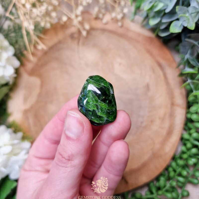 chroomdiopsiet-getrommelde-steen-edelsteen