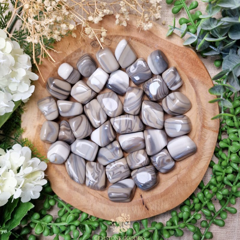 gestreepte-flint-trommelsteen-edelsteen