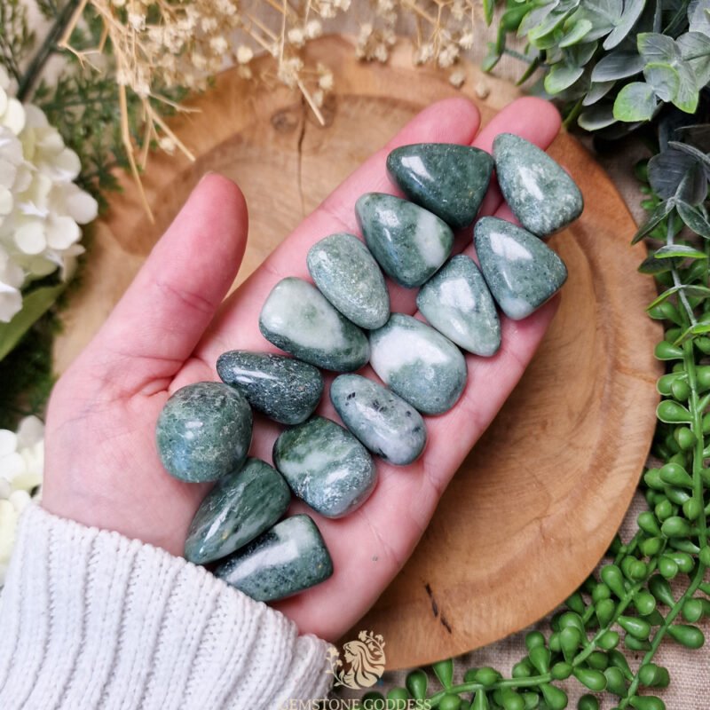 groene-jaspis-breccie-kristal-edelsteen