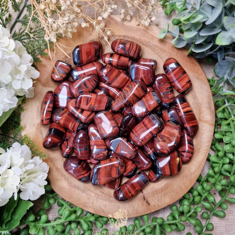 hematiet-in-rode-tijgeroog-trommelsteen-edelsteen