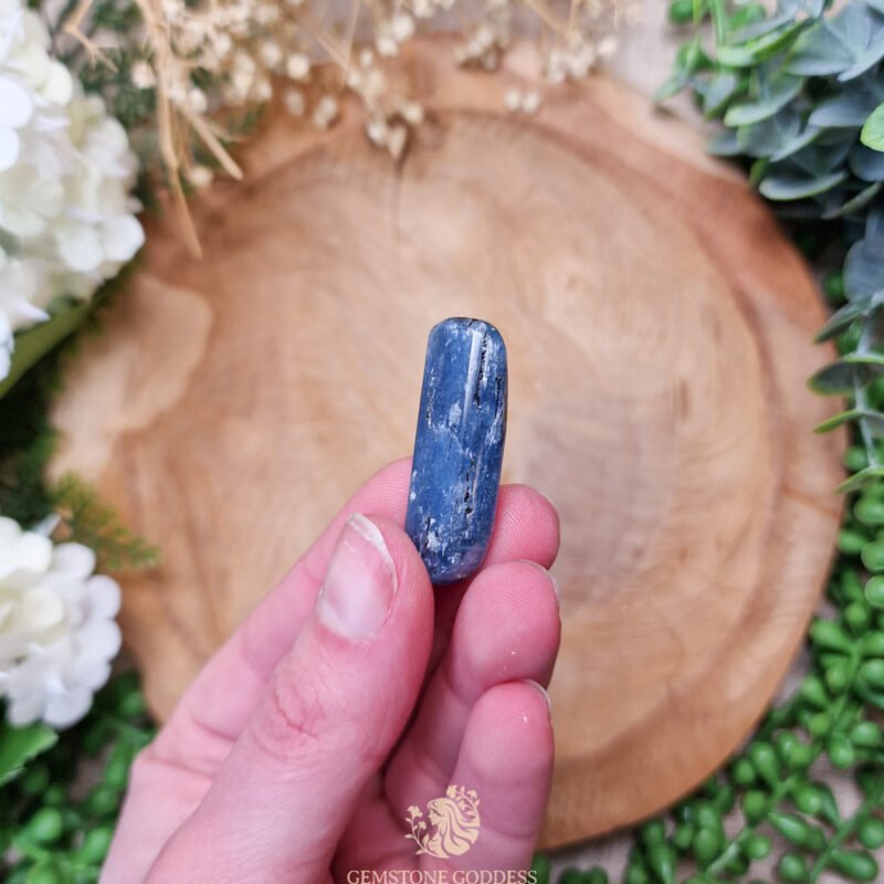 kyaniet-getrommelde-steen-edelsteen