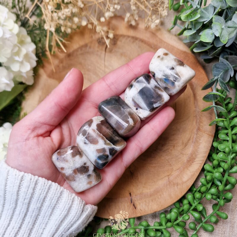 polarity-maansteen-knuffelsteen-edelsteen