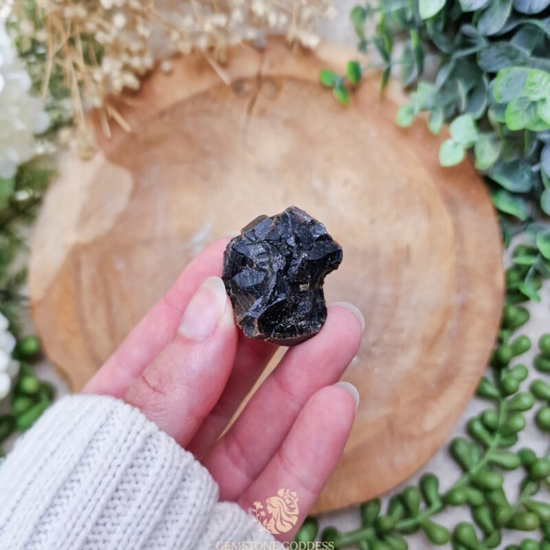 melaniet-ruwe-edelsteen