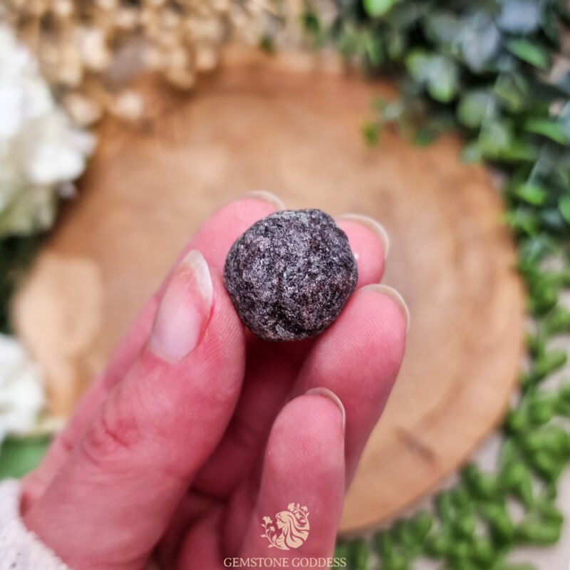 granaat-ruwe-edelsteen