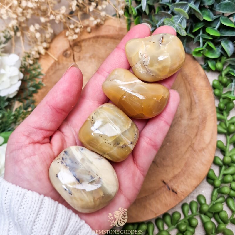 tanzaniaanse-opaal-knuffelsteen-edelsteen